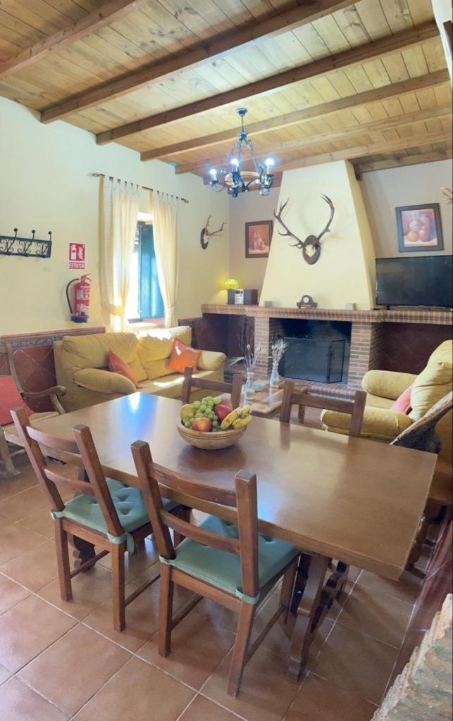Casa Rural La Dehesilla カサジャ・デ・ラ・シエラ エクステリア 写真