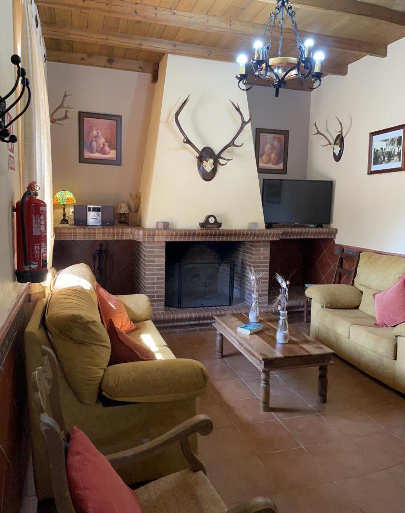 Casa Rural La Dehesilla カサジャ・デ・ラ・シエラ エクステリア 写真