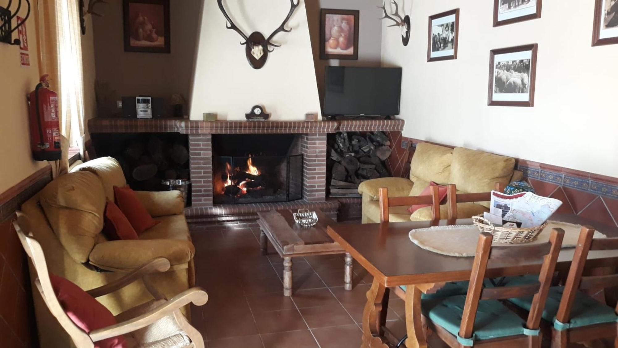 Casa Rural La Dehesilla カサジャ・デ・ラ・シエラ エクステリア 写真